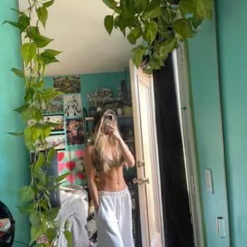 Profil de Athénaïs, 31 ans, Escort à Les Pommerats (Jura)